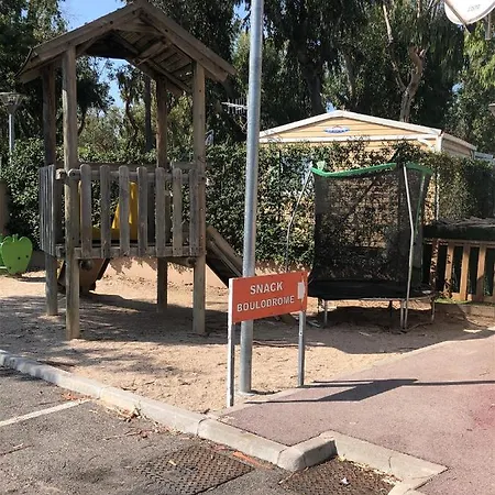 Mobilhome-6voyageurs-clim-wifi-piscine-plage Campsite Hyeres